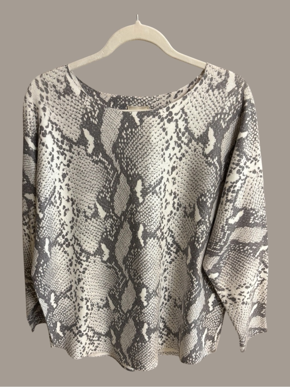 Sioni Gray and Cream Snake-Print Boatneck Sweatshirt